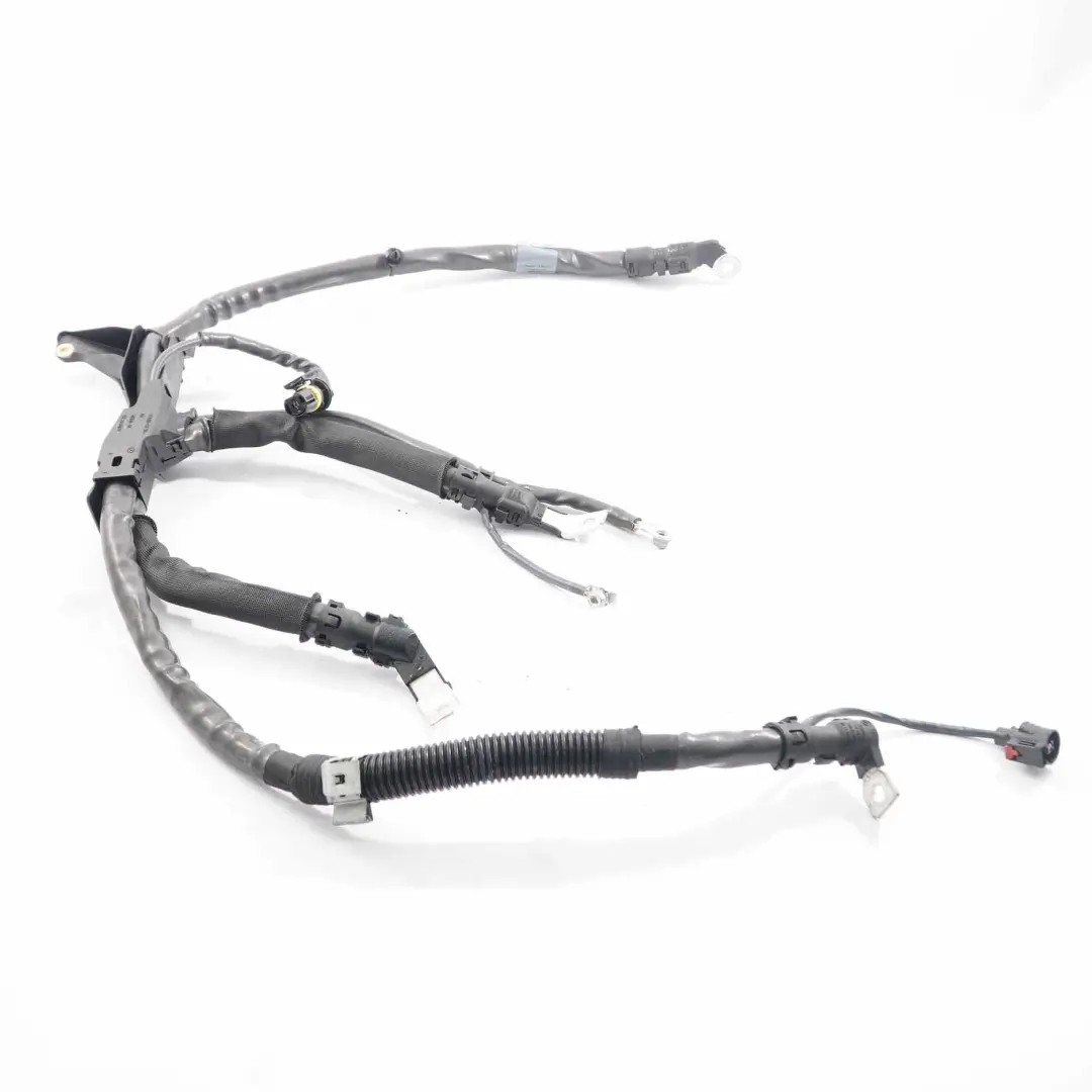 OM654 Batteriekabel Anlasser Lichtmaschine Kabelbaum für Mercedes W213 mit Teilenummer A2385406926 Mercedes W213 OM654 Batteriekabel Anlasser Lichtmaschine Kabelbaum - SKU A2385406926 - Teilenummer A2385406926