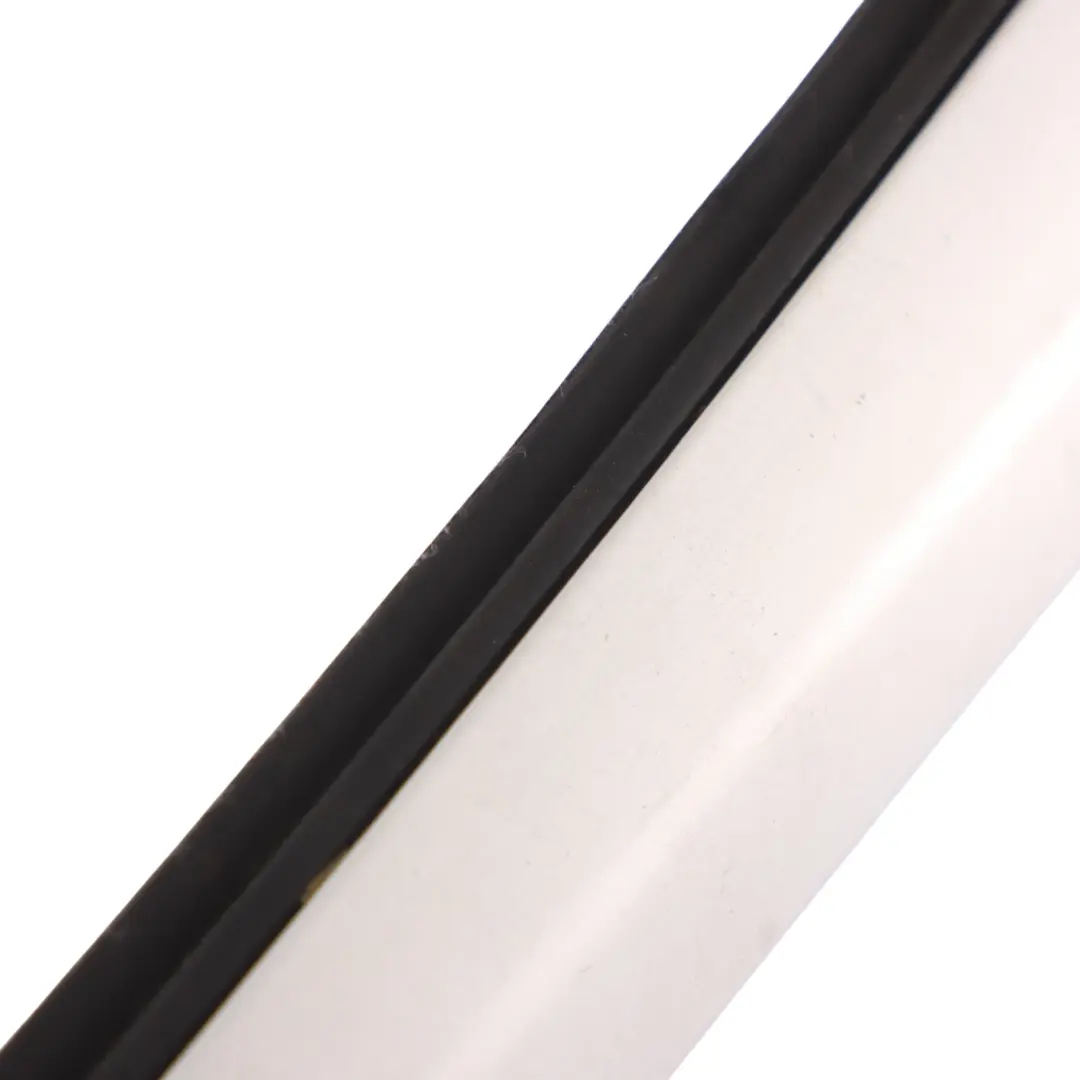 Embellecedor Trasero Barra Moldura Junta Izquierda para Mercedes A238 con número de pieza A2386700901 Mercedes A238 Embellecedor Trasero Barra Moldura Junta Izquierda - SKU A2386700901 - Número de pieza A2386700901