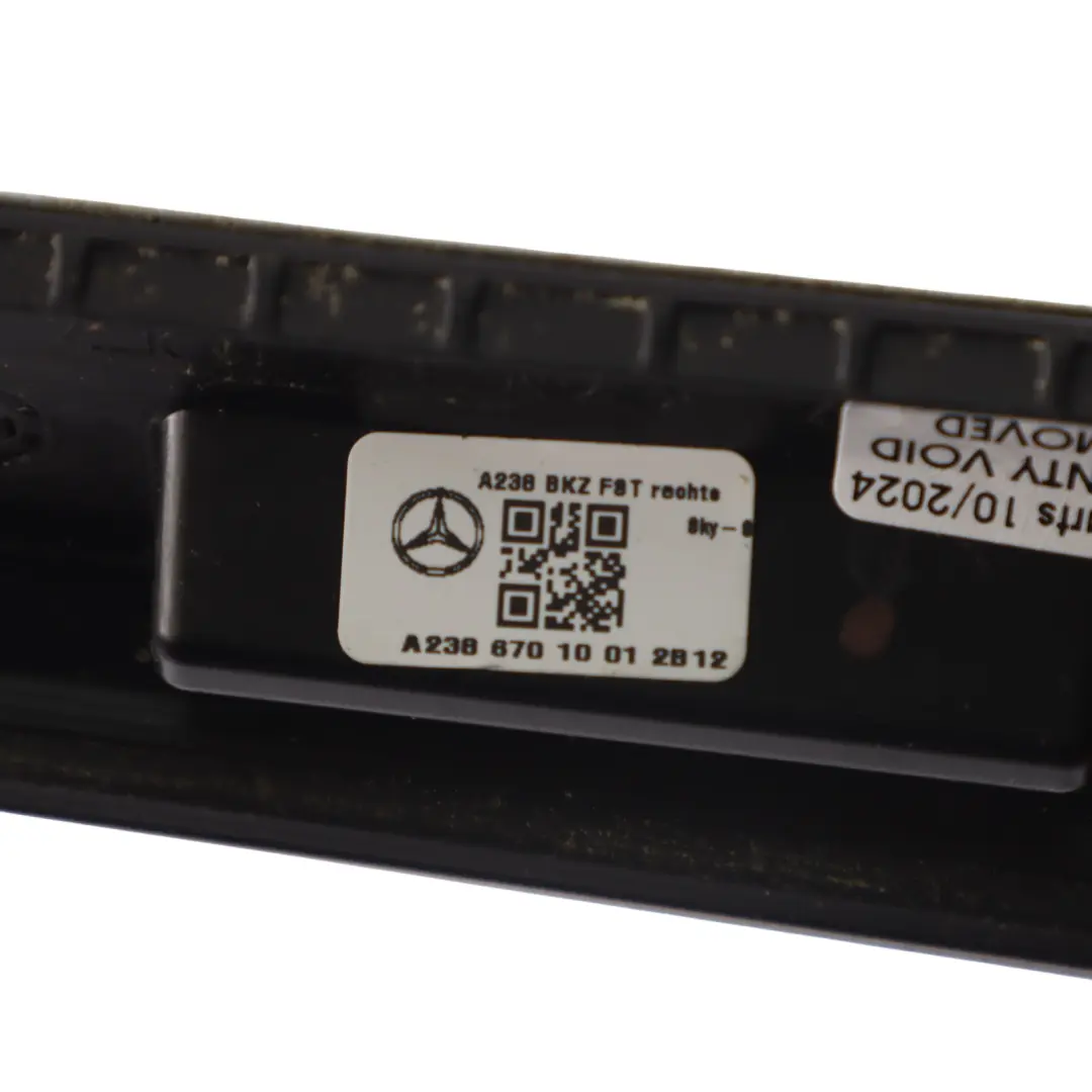 Sello Trasero Barra de Moldura de Riel Junta Derecha para Mercedes A238 con número de pieza A2386701001 Mercedes A238 Sello Trasero Barra de Moldura de Riel Junta Derecha - SKU A2386701001 - Número de pieza A2386701001
