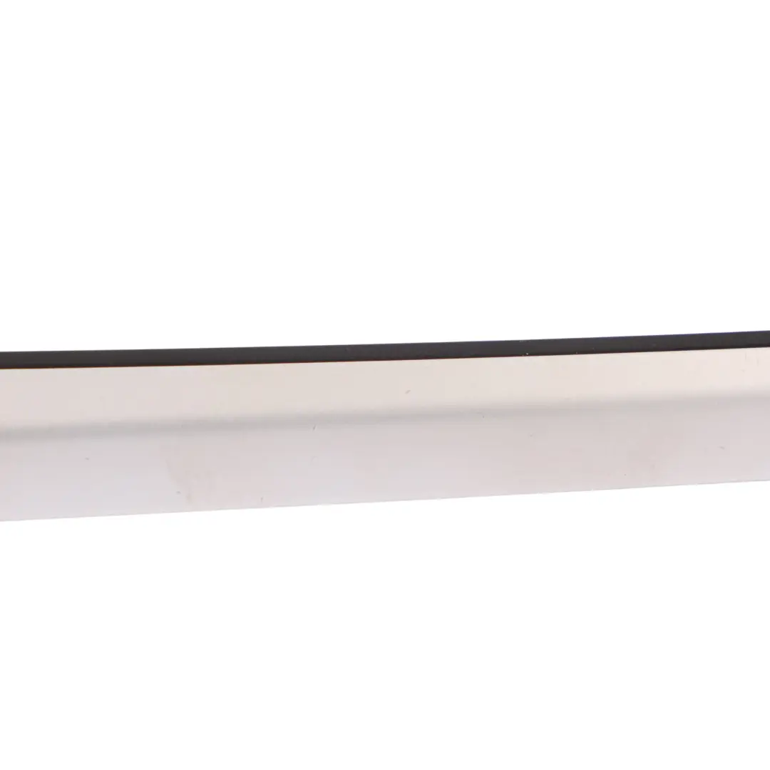 Guarnizione posteriore Bar Rail Moulding destra per Mercedes A238 con numero di parte A2386701001 Mercedes A238 Guarnizione posteriore Bar Rail Moulding destra - SKU A2386701001 - Numero di parte A2386701001