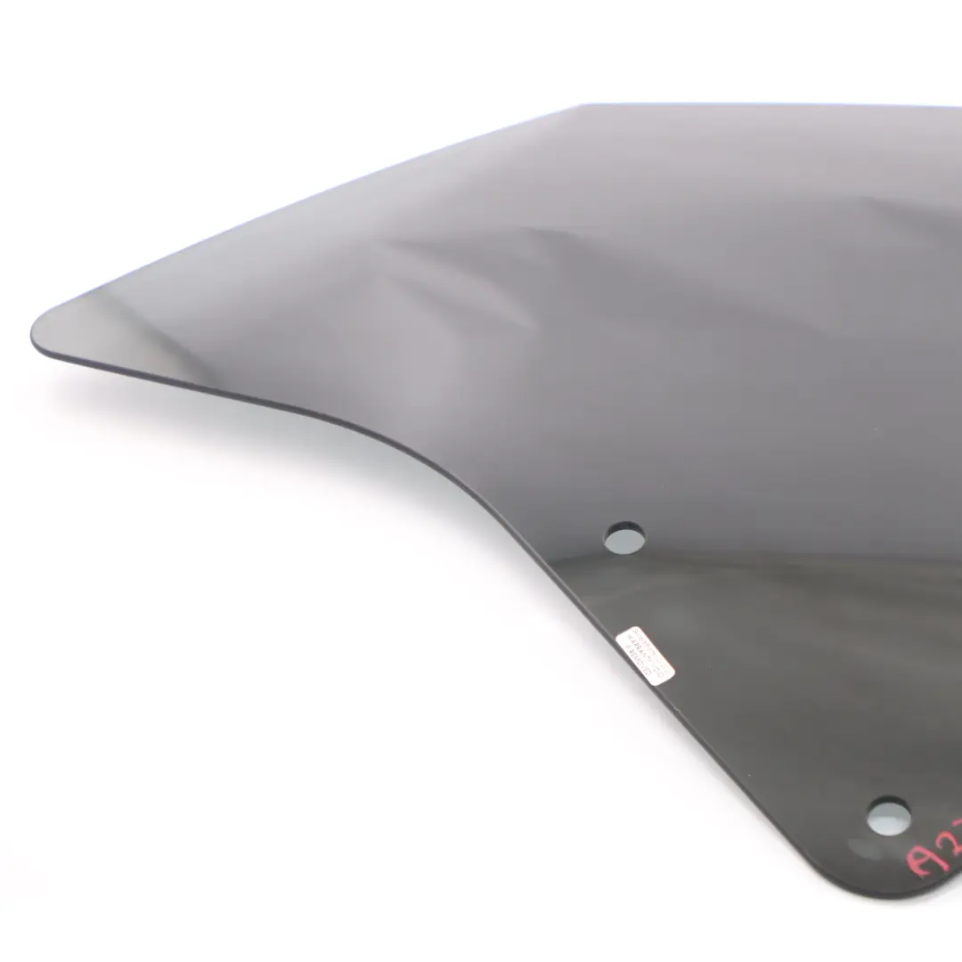 Vitre de custode Vitrage arrière droit Noir pour Mercedes C238 à propos du numéro de pièce A2386703200 Mercedes C238 Vitre de custode Vitrage arrière droit Noir - SKU A2386703200 - Numéro de pièce A2386703200