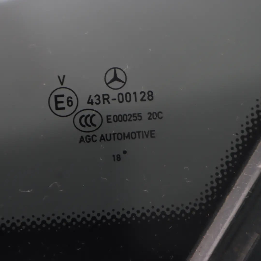 Vetro del finestrino laterale posteriore destro nero per Mercedes C238 con numero di parte A2386709000 Mercedes C238 Vetro del finestrino laterale posteriore destro nero - SKU A2386709000 - Numero di parte A2386709000