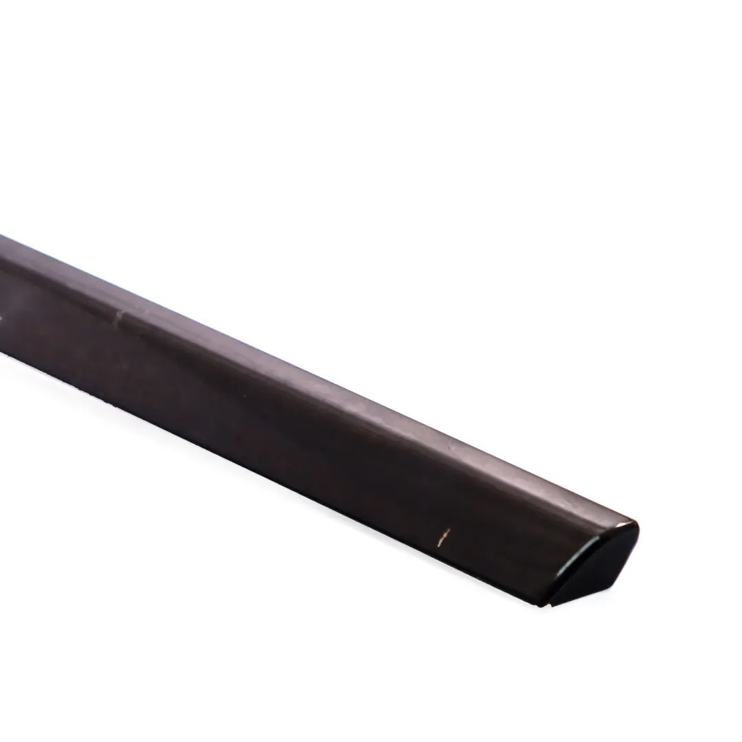 Fuera De La Ventana Carril De Sellado Trasero Derecho Tira Sellado para Mercedes C238 con número de pieza A2386709200 Mercedes C238 Fuera De La Ventana Carril De Sellado Trasero Derecho Tira Sellado - SKU A2386709200 - Número de pieza A2386709200