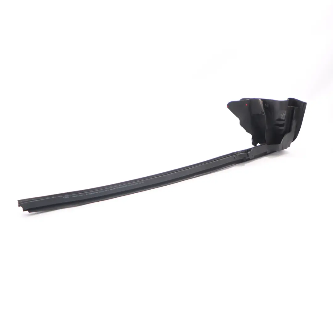 Guarnizione del finestrino posteriore destro Gomma per Mercedes C238 con numero di parte A2386730600 Mercedes C238 Guarnizione del finestrino posteriore destro Gomma - SKU A2386730600 - Numero di parte A2386730600