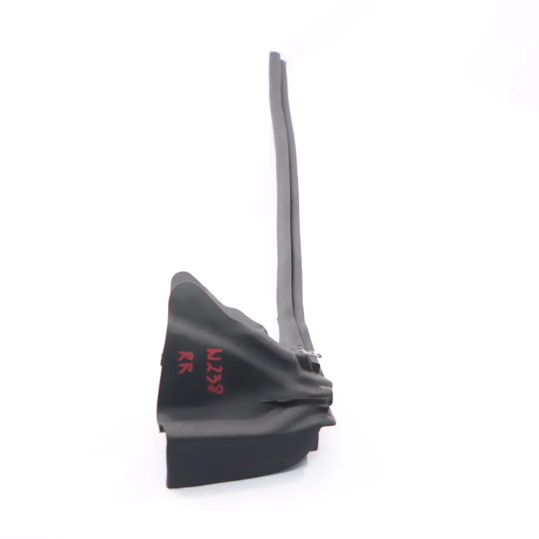 Guarnizione del finestrino posteriore destro Gomma per Mercedes C238 con numero di parte A2386730600 Mercedes C238 Guarnizione del finestrino posteriore destro Gomma - SKU A2386730600 - Numero di parte A2386730600