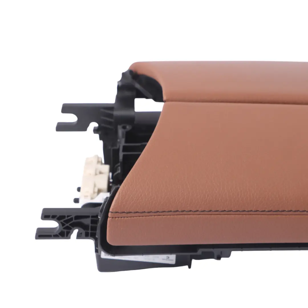 Tapa Consola Central Apoyabrazos Reposabrazos Cuero para Mercedes A238 con número de pieza A2386802502 Mercedes A238 Tapa Consola Central Apoyabrazos Reposabrazos Cuero - SKU A2386802502 - Número de pieza A2386802502