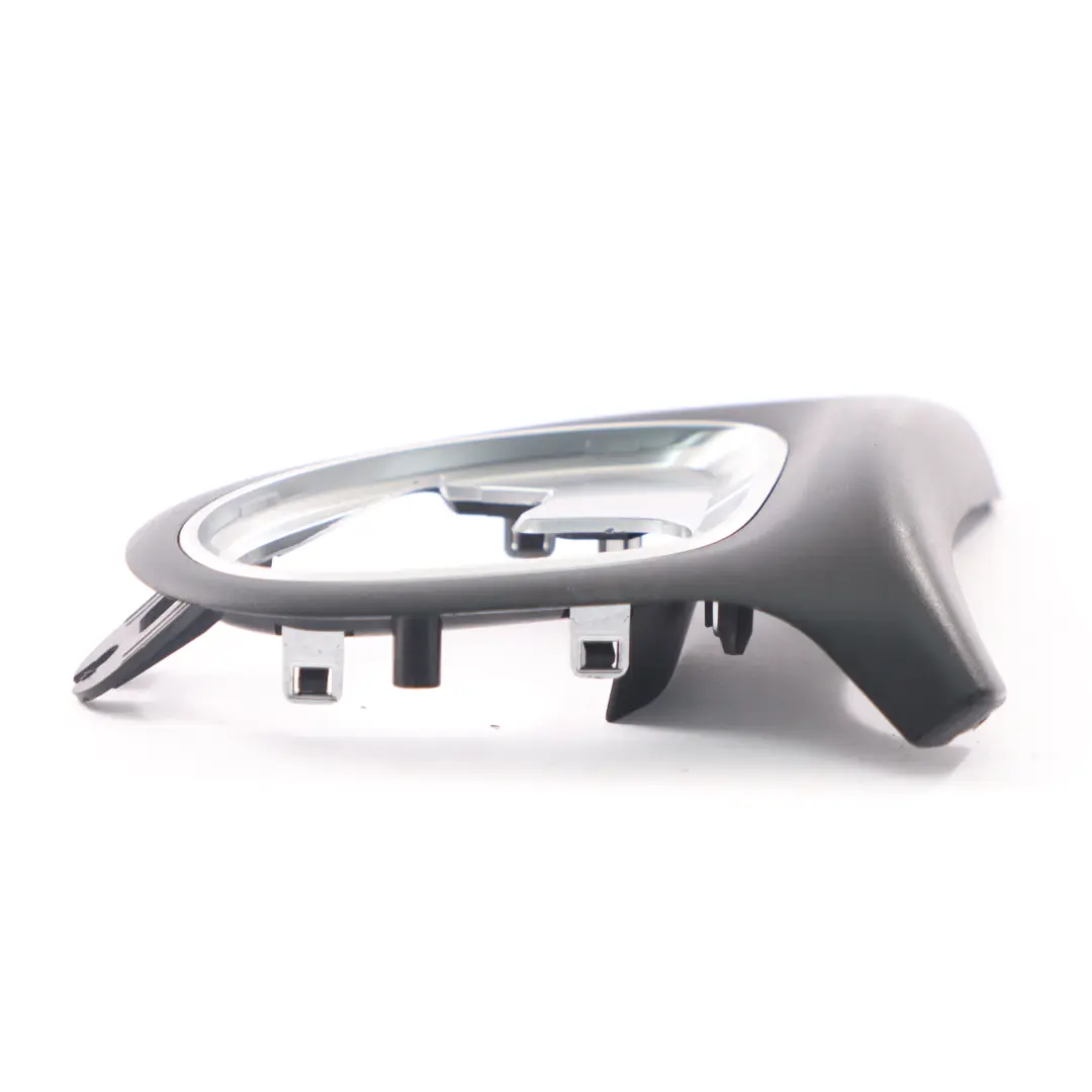 Mercedes C238 Guide ceinture sécurité, garniture recouvrement droite - SKU A2386908602 - Numéro de pièce A2386908602