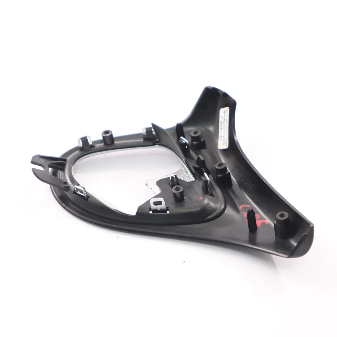 Mercedes C238 Guide ceinture sécurité, garniture recouvrement droite - SKU A2386908602 - Numéro de pièce A2386908602