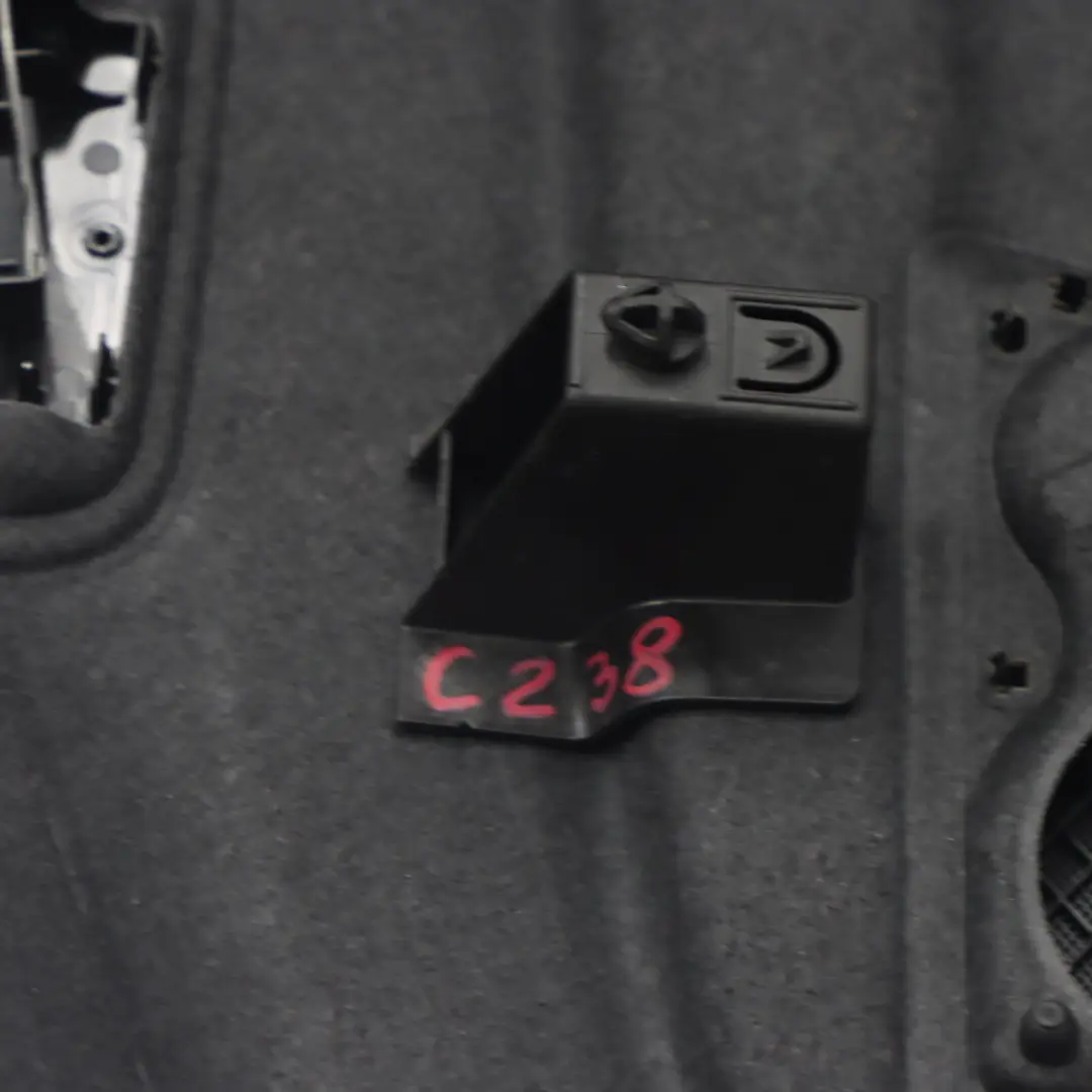 Hutablage Heckscheibenverkleidung Abdeckung Schwarz für Mercedes C238 mit Teilenummer A2386909900 Mercedes C238 Hutablage Heckscheibenverkleidung Abdeckung Schwarz - SKU A2386909900 - Teilenummer A2386909900