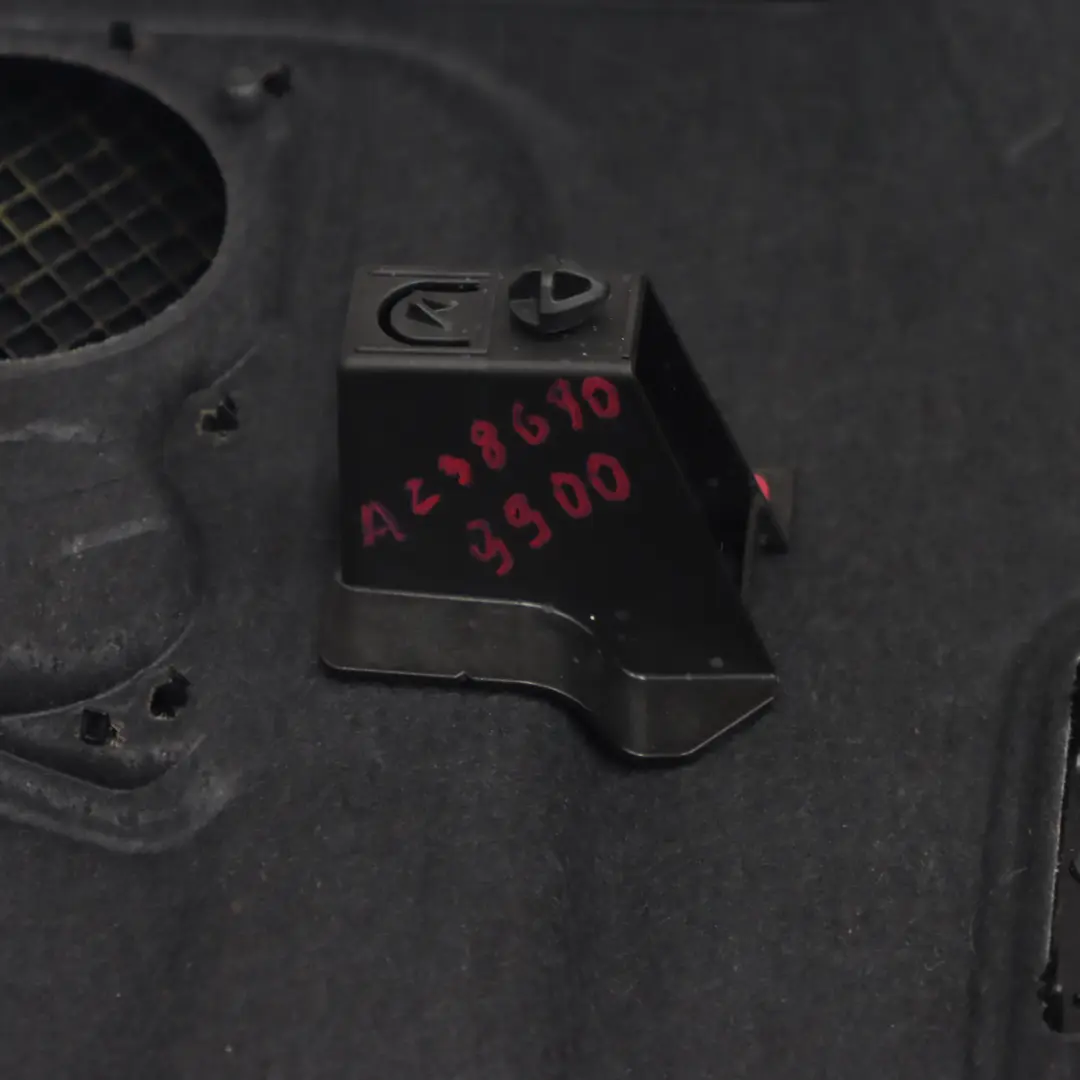 Hutablage Heckscheibenverkleidung Abdeckung Schwarz für Mercedes C238 mit Teilenummer A2386909900 Mercedes C238 Hutablage Heckscheibenverkleidung Abdeckung Schwarz - SKU A2386909900 - Teilenummer A2386909900