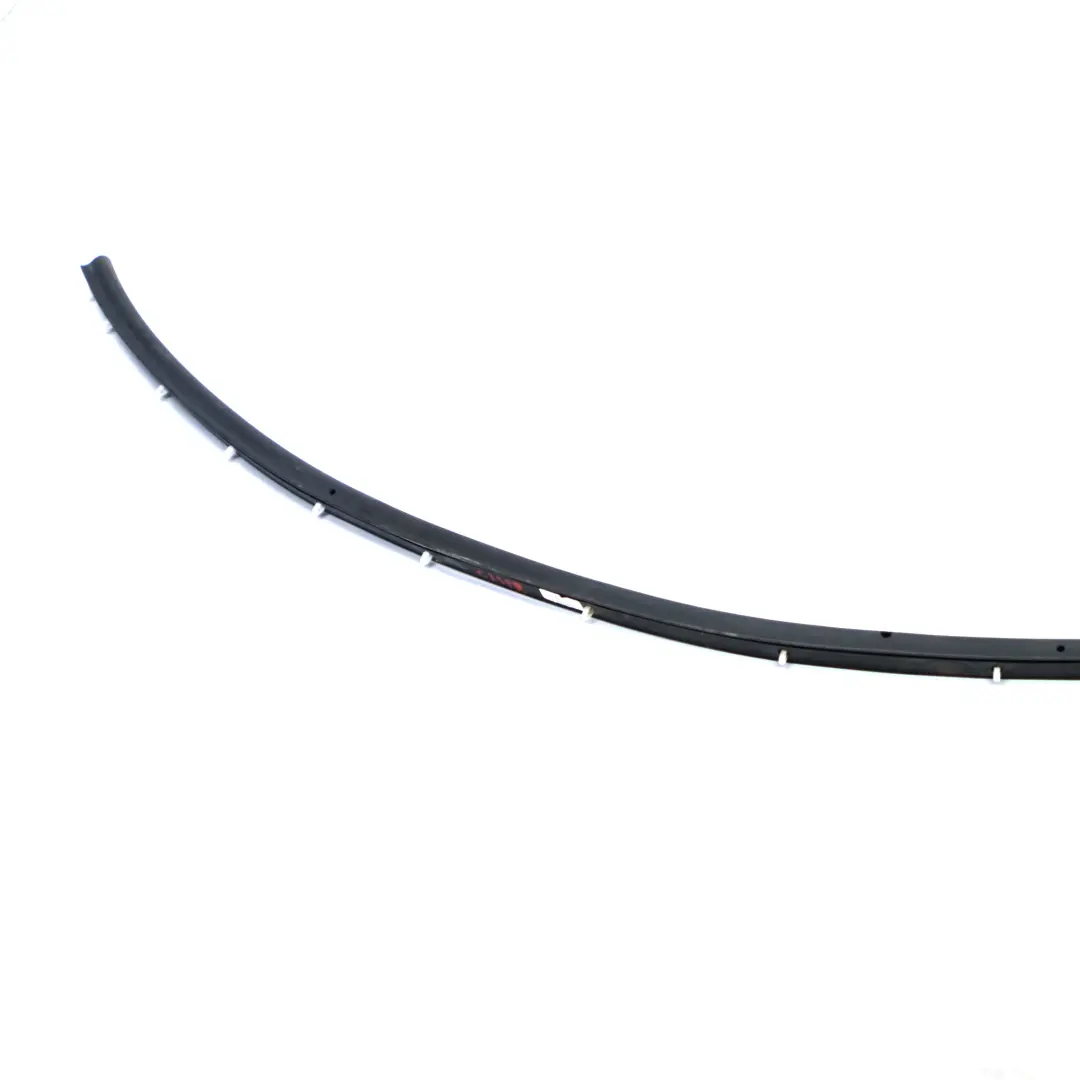 Uszczelka Szyby Drzwi Prawy Przód do Mercedes W238 o numerze A2387272800 Mercedes W238 Uszczelka Szyby Drzwi Prawy Przód - SKU A2387272800 - Numer Części A2387272800