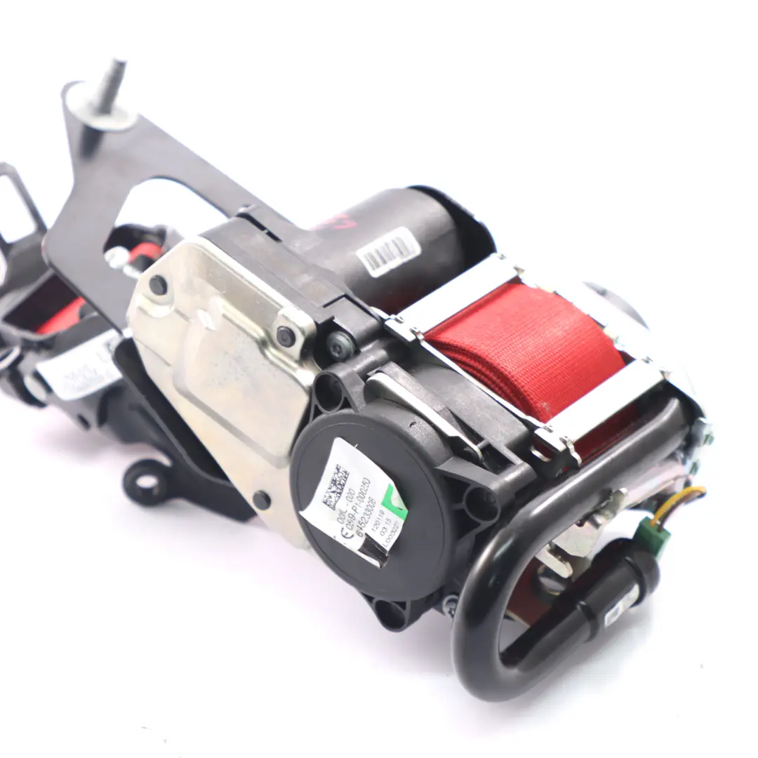 Pas Bezpieczeństwa Przedni Prawy Czerwony do Mercedes C238 Coupe o numerze A2388602900 Mercedes C238 Coupe Pas Bezpieczeństwa Przedni Prawy Czerwony - SKU A2388602900 - Numer Części A2388602900