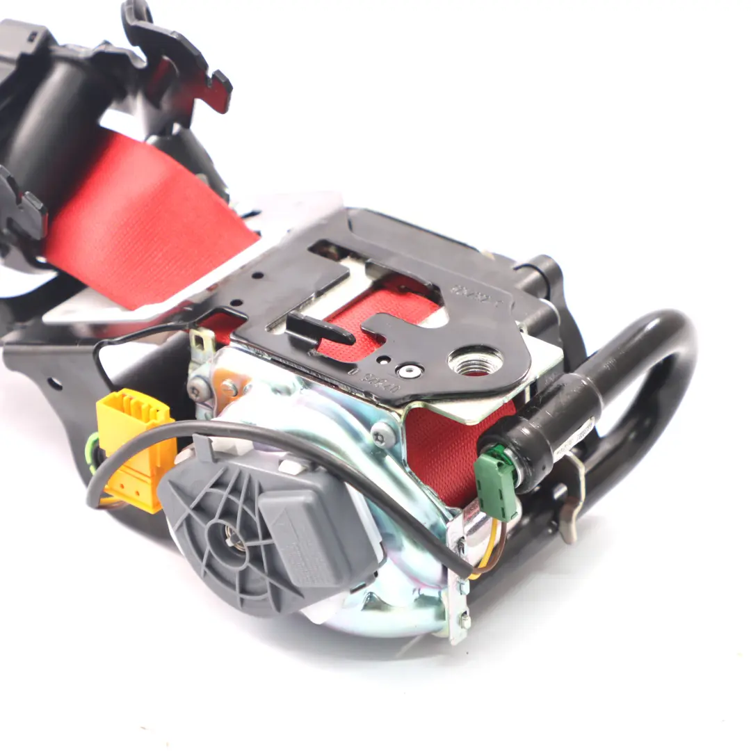 Ceinture de sécurité avant droit supérieure rouge pour Mercedes C238 à propos du numéro de pièce A2388602900 Mercedes C238 Ceinture de sécurité avant droit supérieure rouge - SKU A2388602900 - Numéro de pièce A2388602900