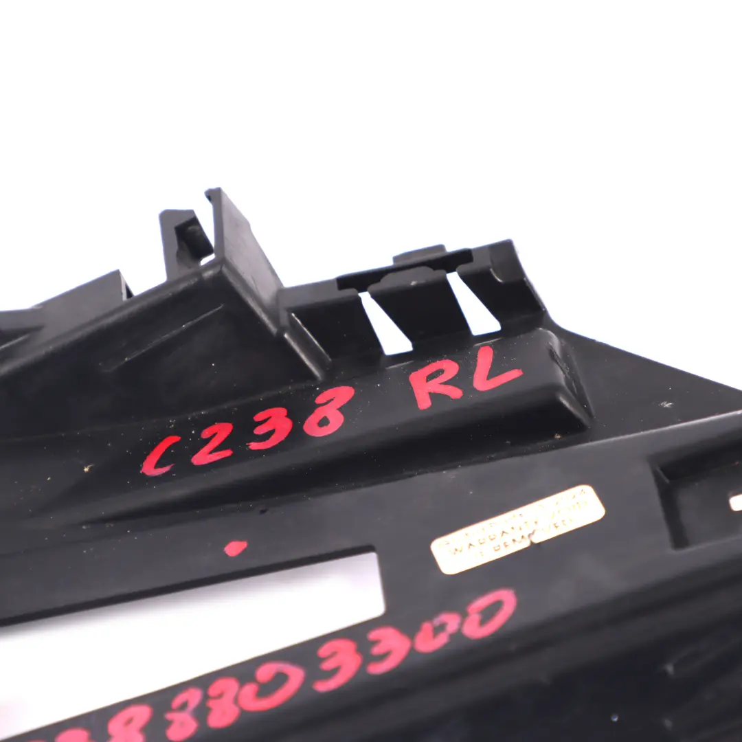 Portaparaurti posteriore sinistro Staffa montaggio per Mercedes C238 con numero di parte A2388803300 Mercedes C238 Portaparaurti posteriore sinistro Staffa montaggio - SKU A2388803300 - Numero di parte A2388803300