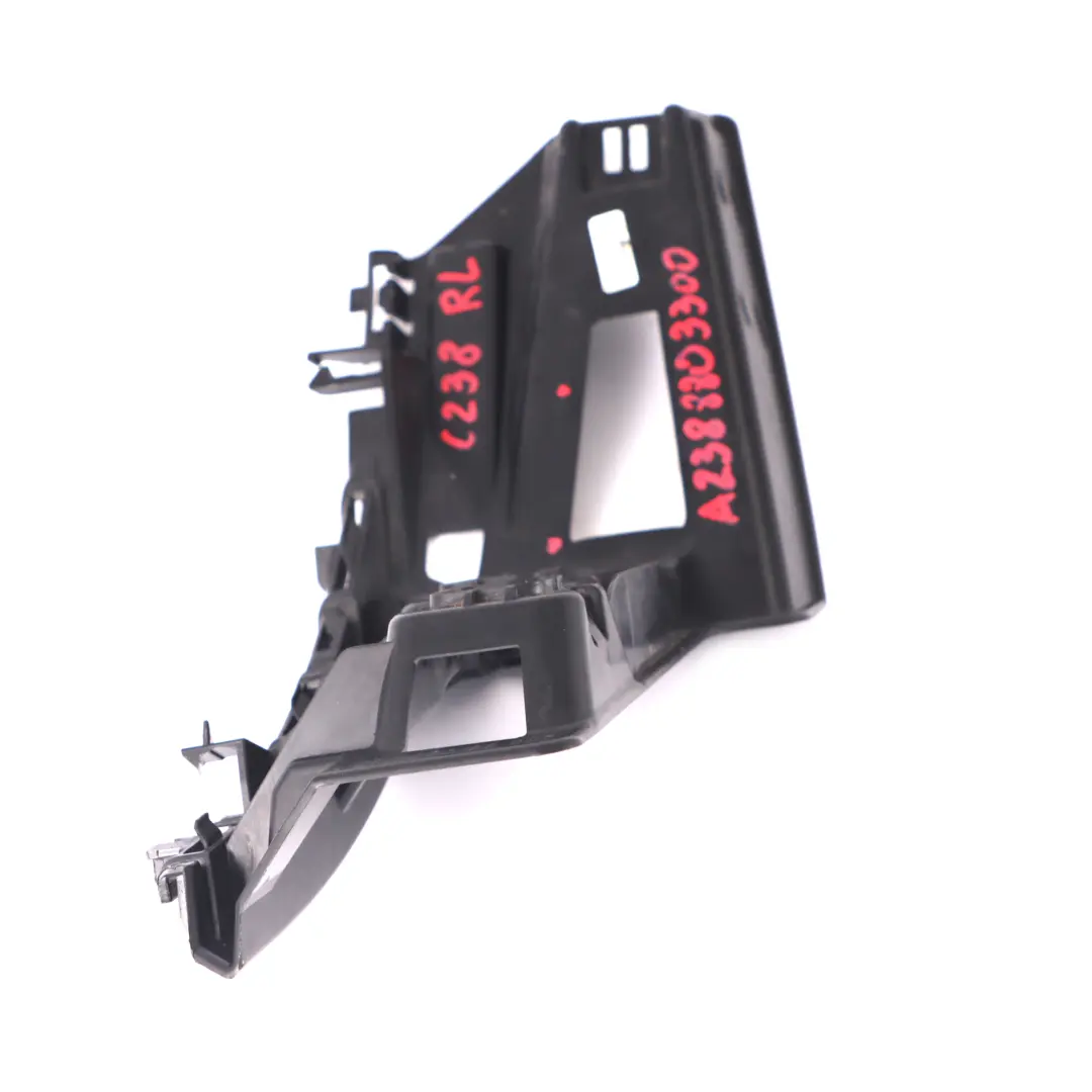 Portaparaurti posteriore sinistro Staffa montaggio per Mercedes C238 con numero di parte A2388803300 Mercedes C238 Portaparaurti posteriore sinistro Staffa montaggio - SKU A2388803300 - Numero di parte A2388803300