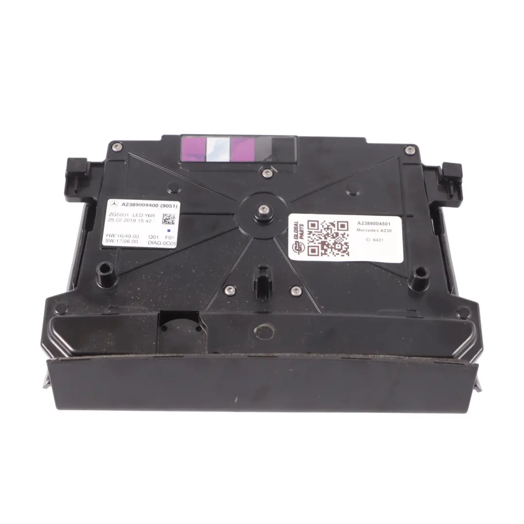 Panneau d'éclairage intérieur pavillon courtoisie pour Mercedes A238 à propos du numéro de pièce A2389004501 Mercedes A238 Panneau d'éclairage intérieur pavillon courtoisie - SKU A2389004501 - Numéro de pièce A2389004501