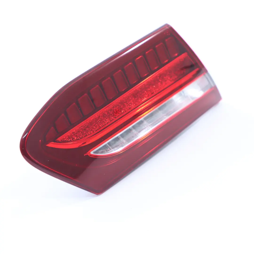Lampa W Klapę Lewy Tył Lewa Tylna LED do Mercedes C238 o numerze A2389067301 Mercedes C238 Lampa W Klapę Lewy Tył Lewa Tylna LED - SKU A2389067301 - Numer Części A2389067301