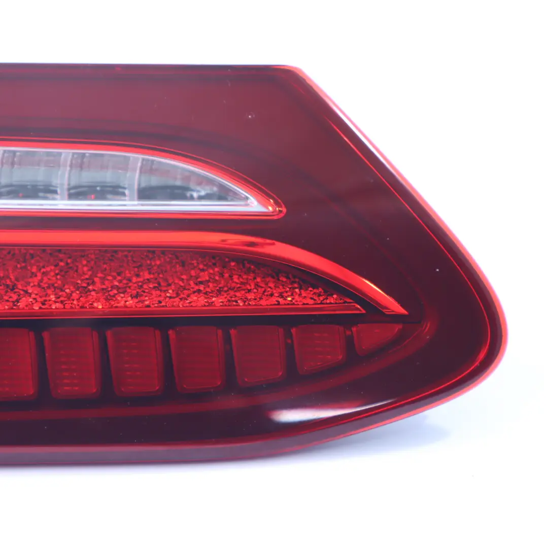 Luz Trasera Maletero Portón Trasero Izquierda LED para Mercedes C238 con número de pieza A2389067301 Mercedes C238 Luz Trasera Maletero Portón Trasero Izquierda LED - SKU A2389067301 - Número de pieza A2389067301