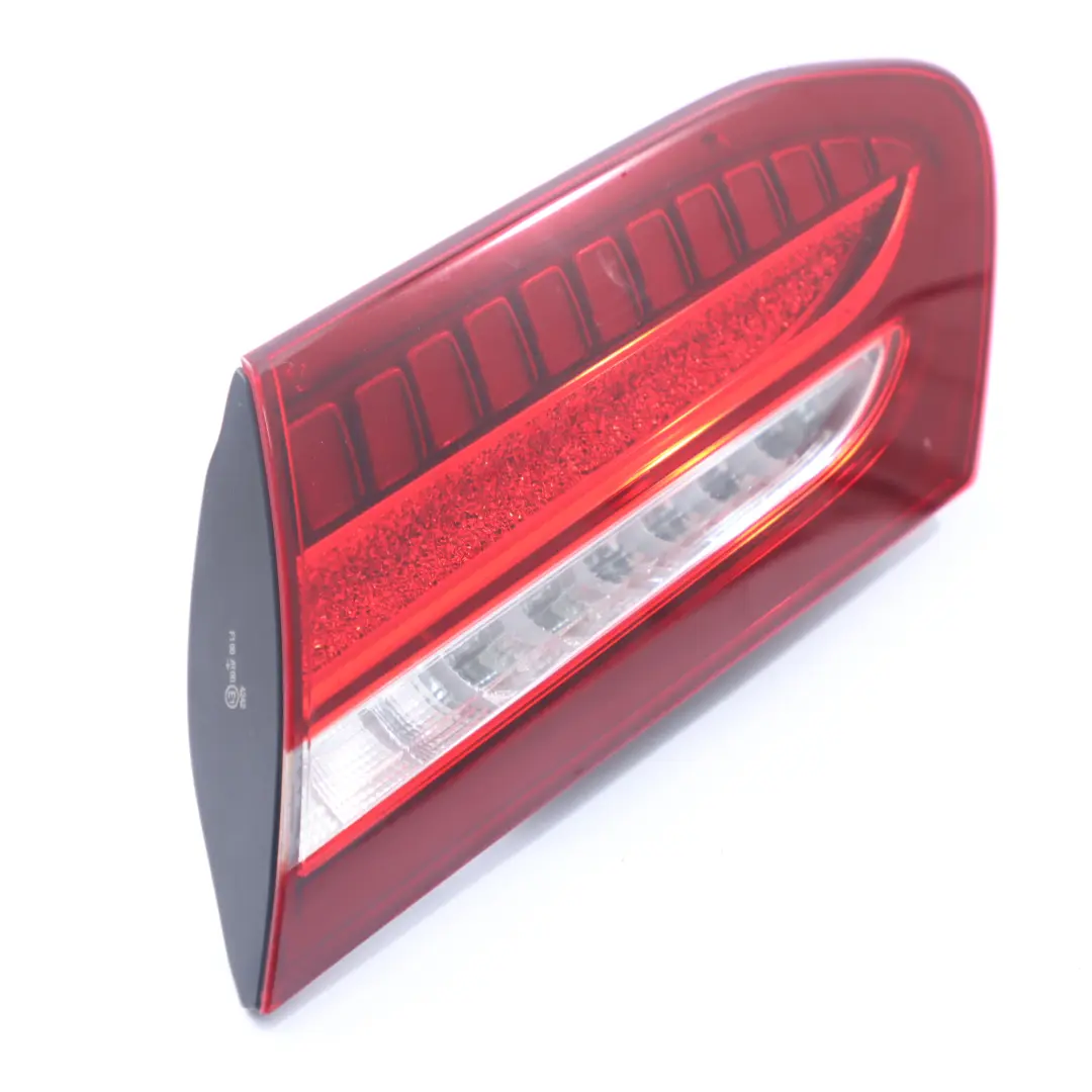 Feu arrière de coffre de hayon droit LED pour Mercedes C238 à propos du numéro de pièce A2389067401 Mercedes C238 Feu arrière de coffre de hayon droit LED - SKU A2389067401 - Numéro de pièce A2389067401