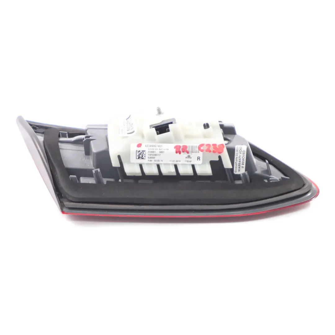 Lampa W Klapę Prawy Tył Prawa Tylna LED do Mercedes C238 o numerze A2389067401 Mercedes C238 Lampa W Klapę Prawy Tył Prawa Tylna LED - SKU A2389067401 - Numer Części A2389067401