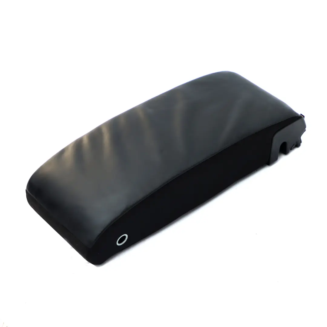 Podłokietnik Tylnego Siedzenia Kanapy Czarna Skóra do Mercedes C238 o numerze A2389206902 Mercedes C238 Podłokietnik Tylnego Siedzenia Kanapy Czarna Skóra - SKU A2389206902 - Numer Części A2389206902