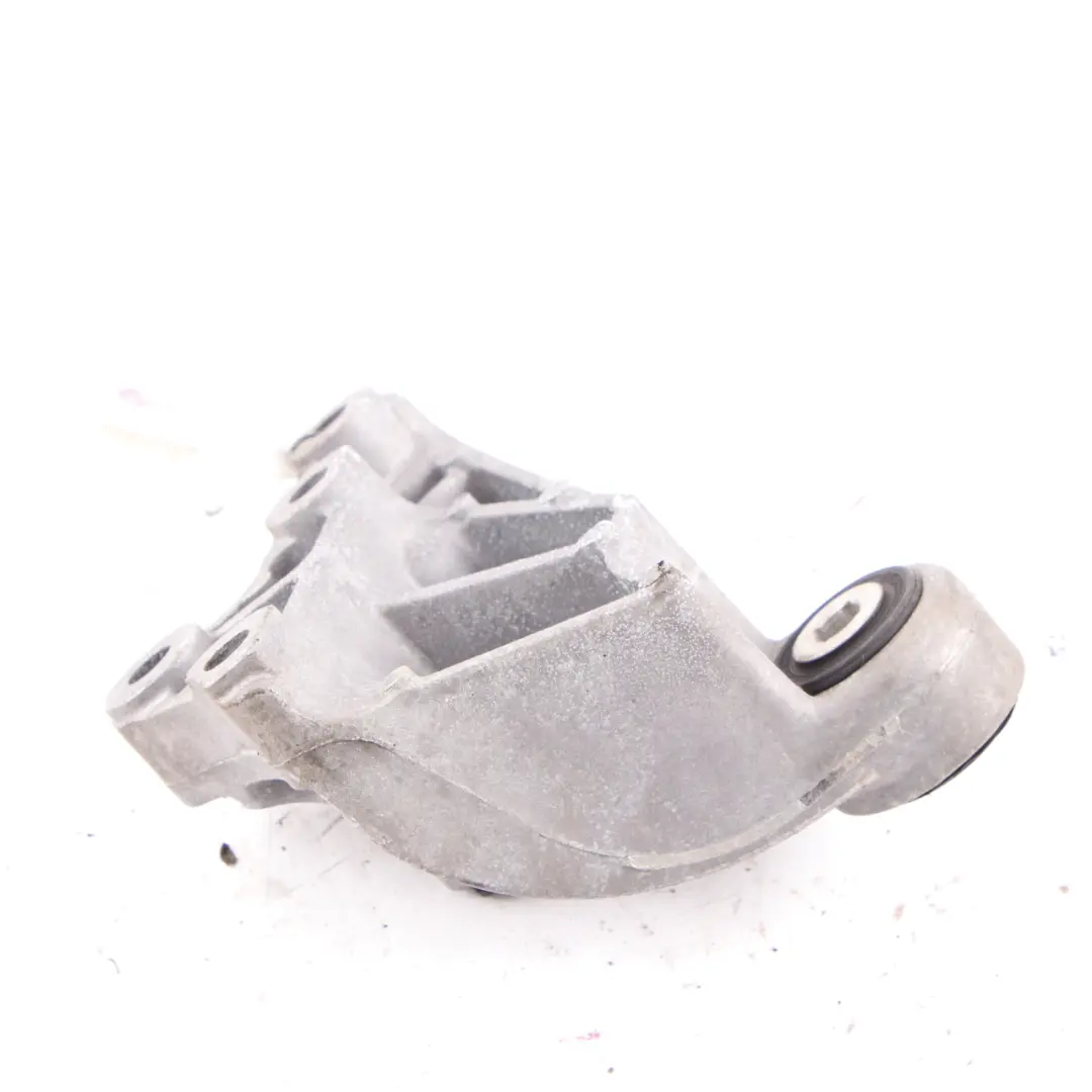 Łapa Poduszka Mocowanie Silnika Prawa do Mercedes W176 W246 o numerze A2462401109 Mercedes W176 W246 Łapa Poduszka Mocowanie Silnika Prawa - SKU A2462401109 - Numer Części A2462401109