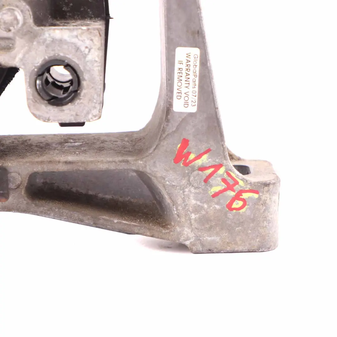 Supporto motore destro Supporto staffa per Mercedes W176 W246 con numero di parte A2462401717 Mercedes W176 W246 Supporto motore destro Supporto staffa - SKU A2462401717 - Numero di parte A2462401717