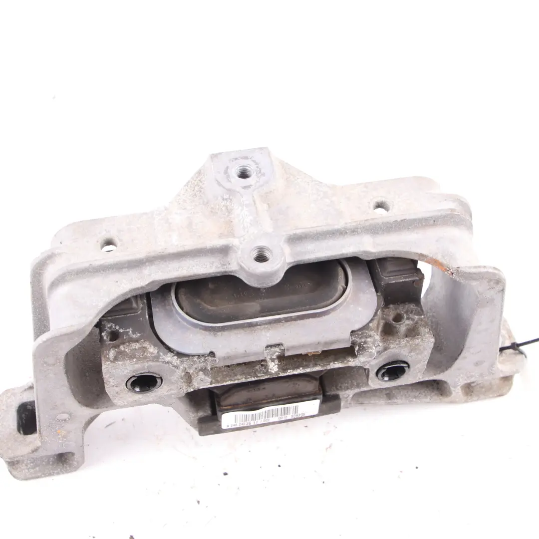 Mercedes W176 W246 Supporto motore destro Supporto staffa - SKU A2462402617 - Numero di parte A2462402617