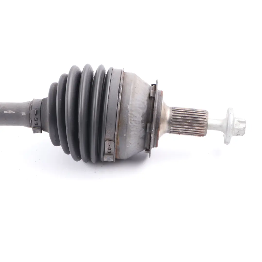 OM651 Albero di trasmissione albero uscita anteriore destro per Mercedes W176 W246 con numero di parte A2463301701 Mercedes W176 W246 OM651 Albero di trasmissione albero uscita anteriore destro - SKU A2463301701 - Numero di parte A2463301701