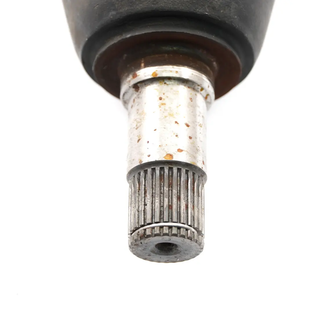 Albero di trasmissione Mercedes W176 M260 Assale anteriore sinistro per con numero di parte A2463308800 Albero di trasmissione Mercedes W176 M260 Assale anteriore sinistro - SKU A2463308800 - Numero di parte A2463308800