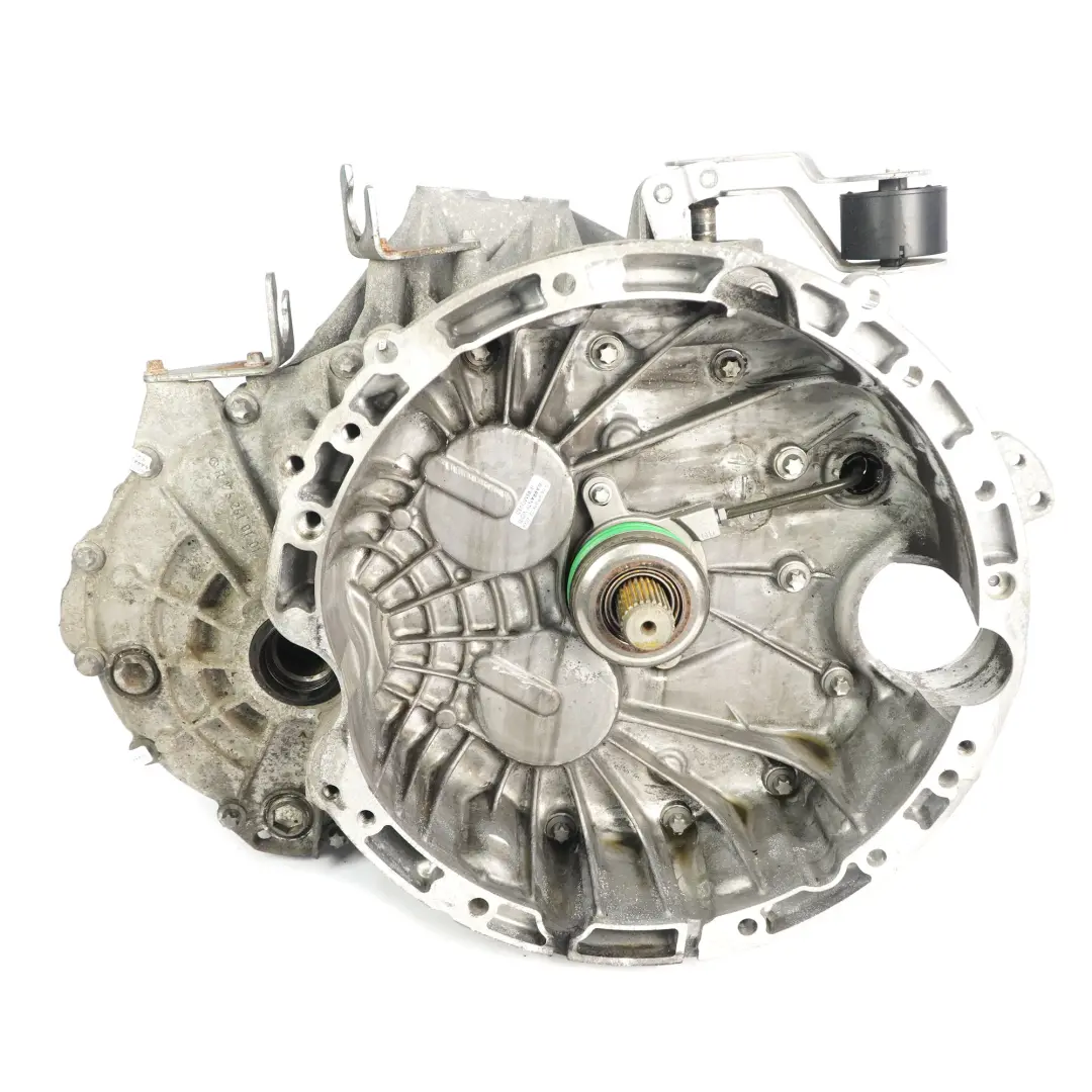 Skrzynia Biegów Manualna 711643 711.643 A1762610101 do Mercedes W176 W246 C117 o numerze A2463601200 Mercedes W176 W246 C117 Skrzynia Biegów Manualna 711643 711.643 A1762610101 - SKU A2463601200 - Numer Części A2463601200