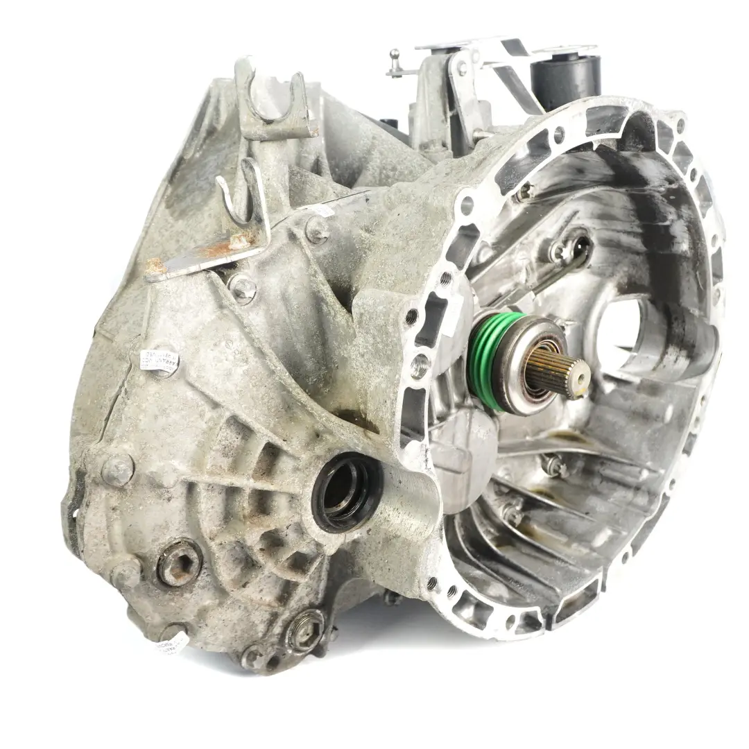 Skrzynia Biegów Manualna 711643 711.643 A1762610101 do Mercedes W176 W246 C117 o numerze A2463601200 Mercedes W176 W246 C117 Skrzynia Biegów Manualna 711643 711.643 A1762610101 - SKU A2463601200 - Numer Części A2463601200