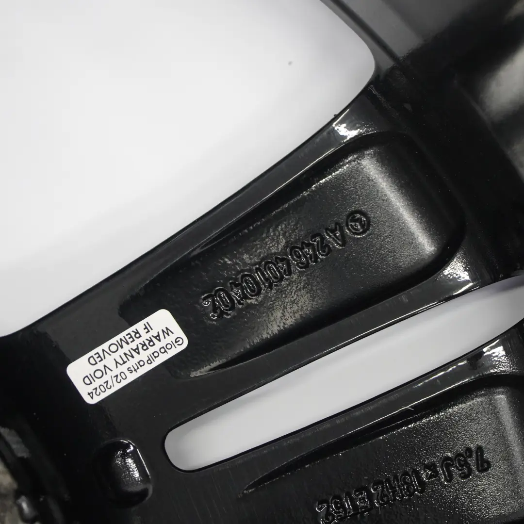 Llanta aleación negra 18" ET:52 7,5J 5 Radios dobles para Mercedes W176 con número de pieza A2464010402 Mercedes W176 Llanta aleación negra 18" ET:52 7,5J 5 Radios dobles - SKU A2464010402-4 - Número de pieza A2464010402