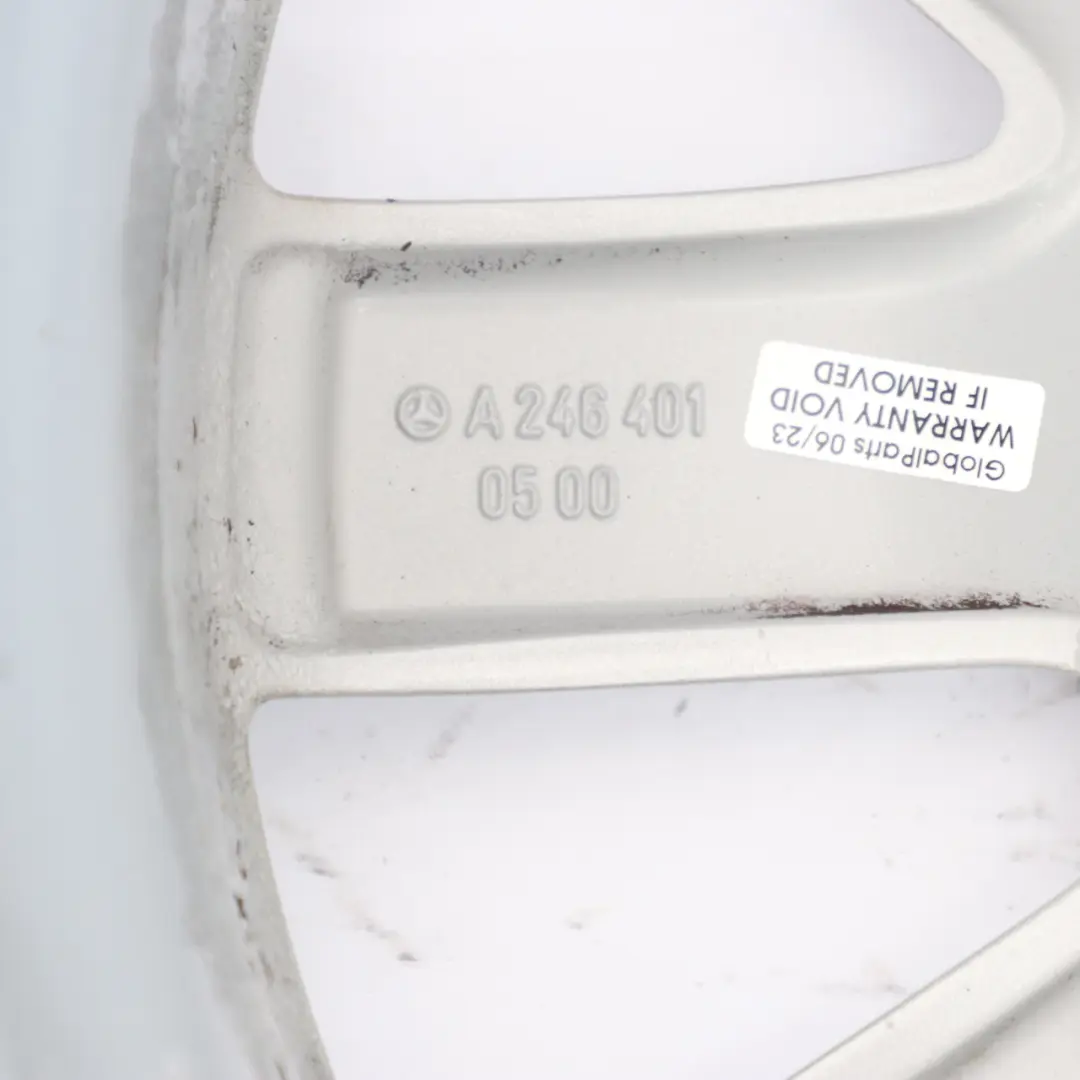 Silberne 10-Speichen Leichtmetallfelge 16" ET:49 6,5J für Mercedes W176 mit Teilenummer A2464010500 Mercedes W176 Silberne 10-Speichen Leichtmetallfelge 16" ET:49 6,5J - SKU A2464010500-2 - Teilenummer A2464010500