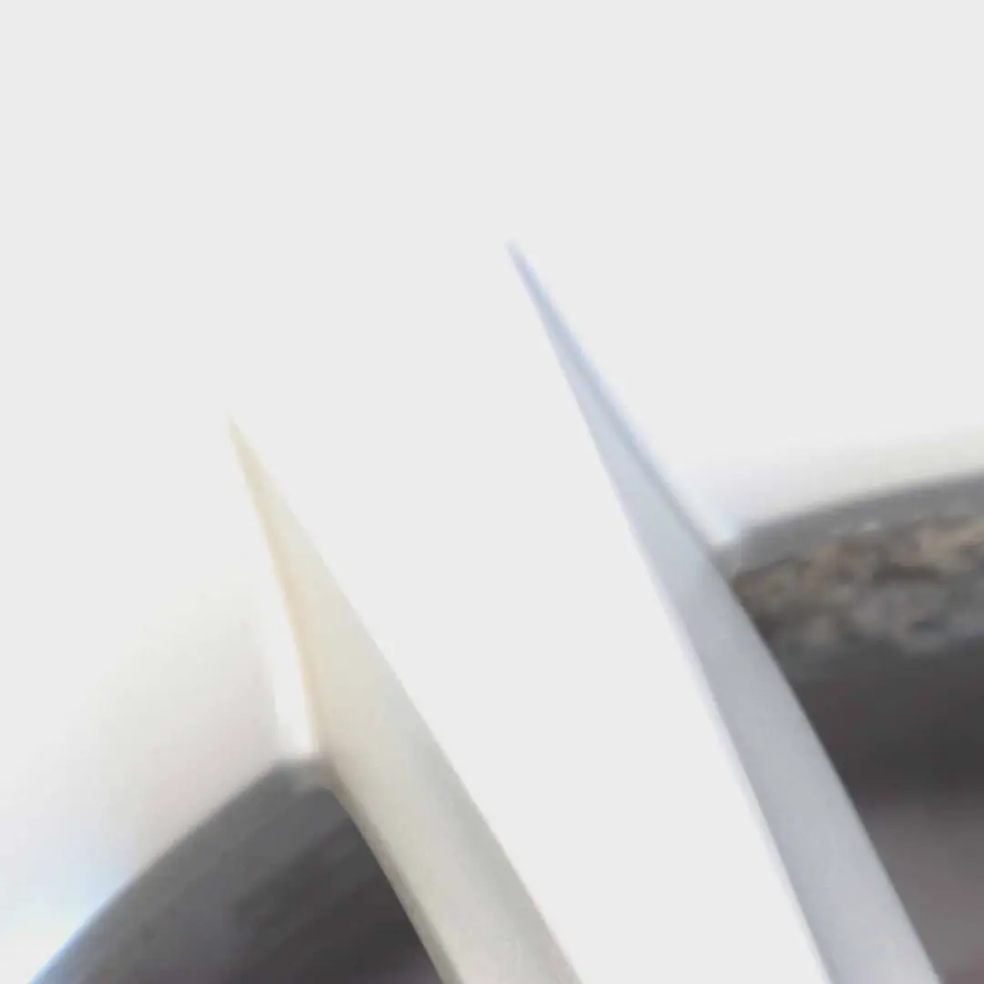 Silberne 10-Speichen Leichtmetallfelge 16" ET:49 6,5J für Mercedes W176 mit Teilenummer A2464010500 Mercedes W176 Silberne 10-Speichen Leichtmetallfelge 16" ET:49 6,5J - SKU A2464010500-2 - Teilenummer A2464010500