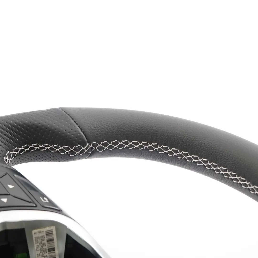  Volant Mercedes W176 W246 C117 NOUVEAU Cuir Noir avec Fils Blancs - SKU A2464603803-1 - Numéro de pièce A2464603803
