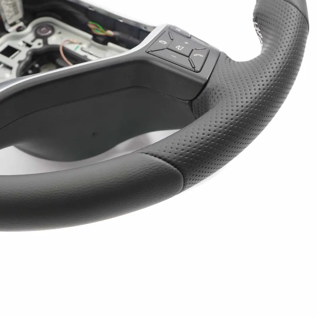 Volante Mercedes W176 W246 C117 NUEVO Cuero Negro con Hilos Blancos - SKU A2464603803-1 - Número de pieza A2464603803