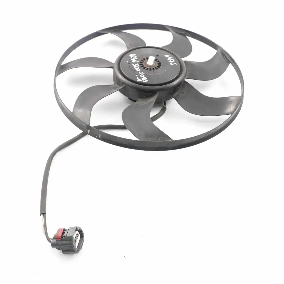 Radiatore raffreddamento Mercedes W176 Radiatore motore Ventilatore 3136613377 per con numero di parte A2465000093 Radiatore raffreddamento Mercedes W176 Radiatore motore Ventilatore 3136613377 - SKU A2465000093-2 - Numero di parte A2465000093