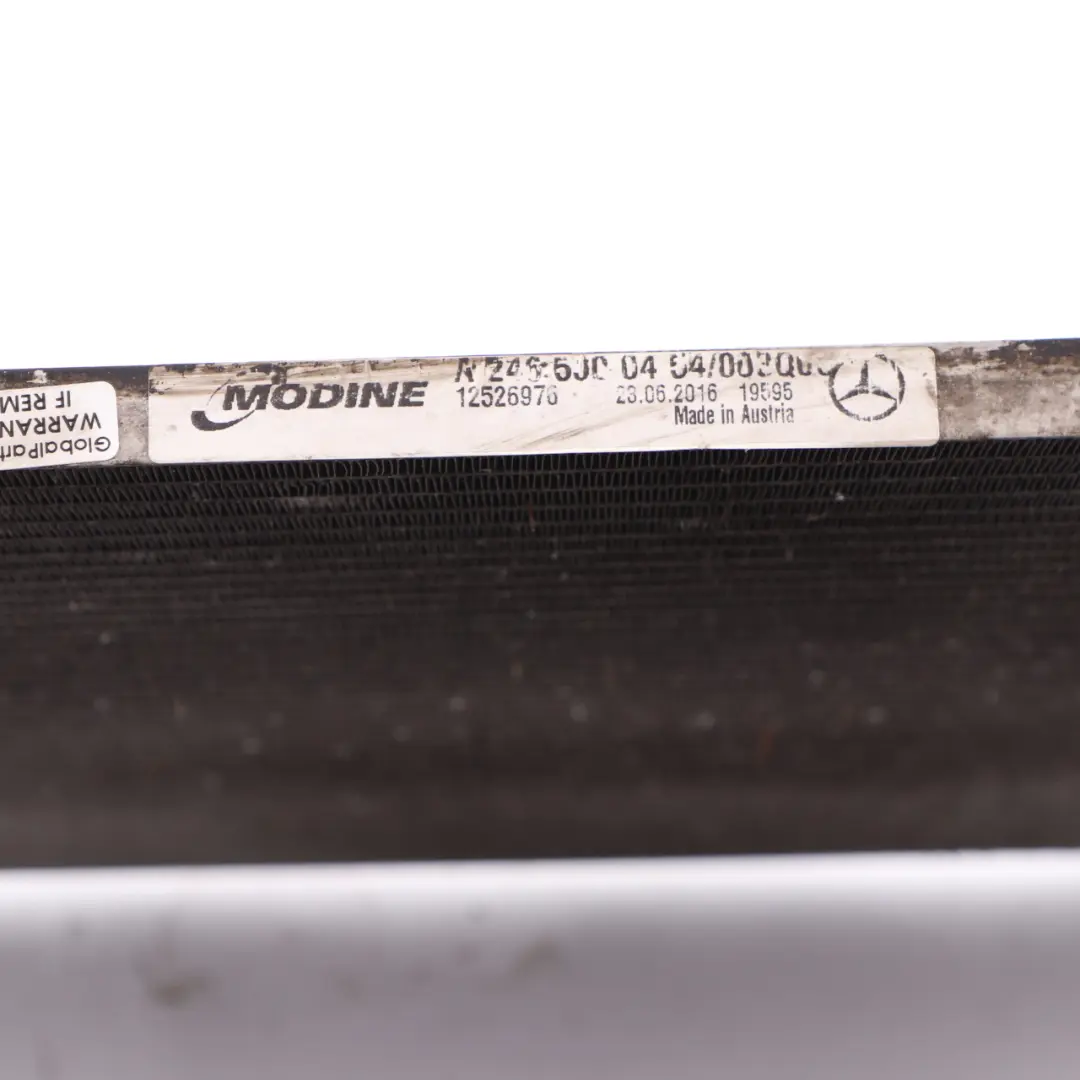 A/C Condensatore aria condizionata per Mercedes W176 W246 con numero di parte A2465000454 Mercedes W176 W246 A/C Condensatore aria condizionata - SKU A2465000454 - Numero di parte A2465000454