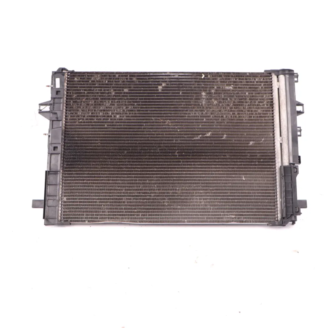 A/C Condensatore aria condizionata per Mercedes W176 W246 con numero di parte A2465000454 Mercedes W176 W246 A/C Condensatore aria condizionata - SKU A2465000454 - Numero di parte A2465000454