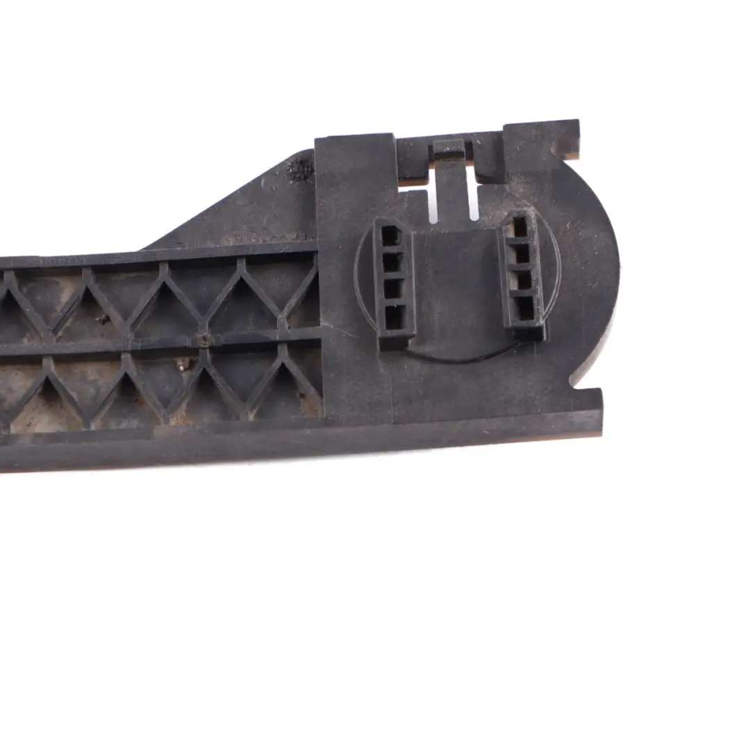 Mercedes W246 Staffa supporto radiatore sinistra Supporto montaggio - SKU A2465040340 - Numero di parte A2465040340