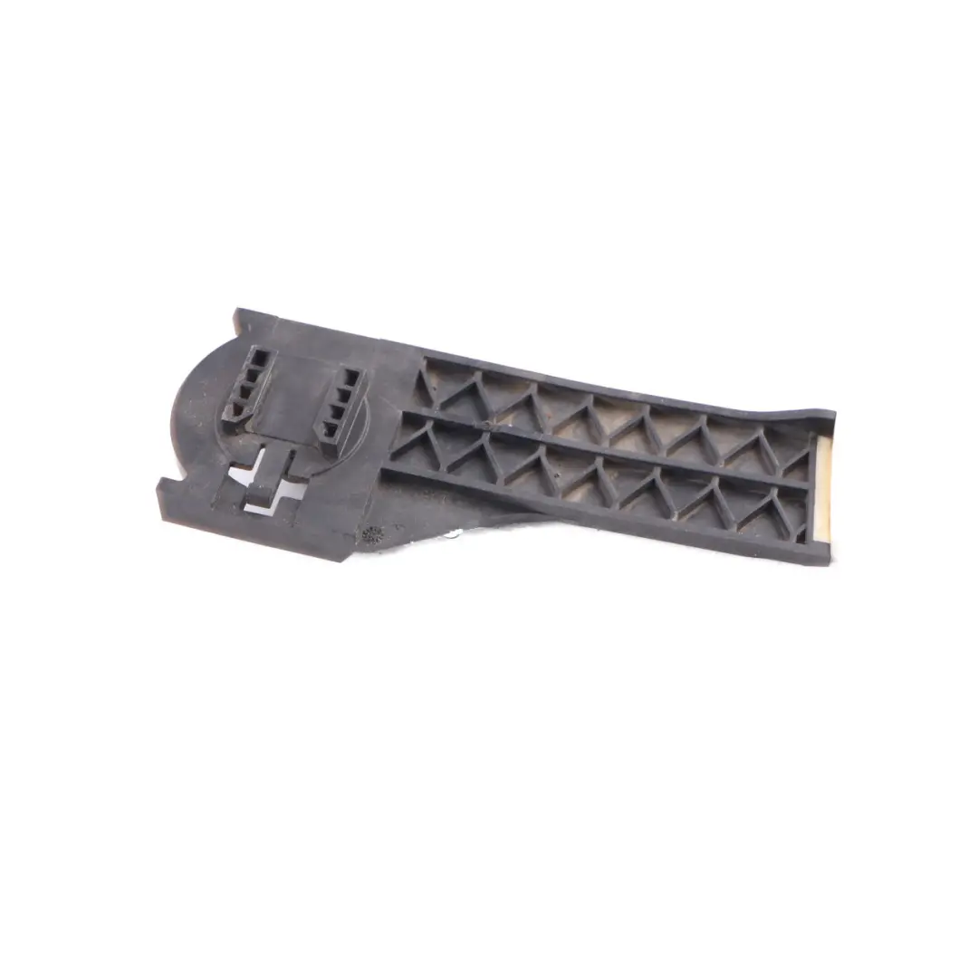 Mercedes W246 Support de Radiateur Gauche Support - SKU A2465040340 - Numéro de pièce A2465040340