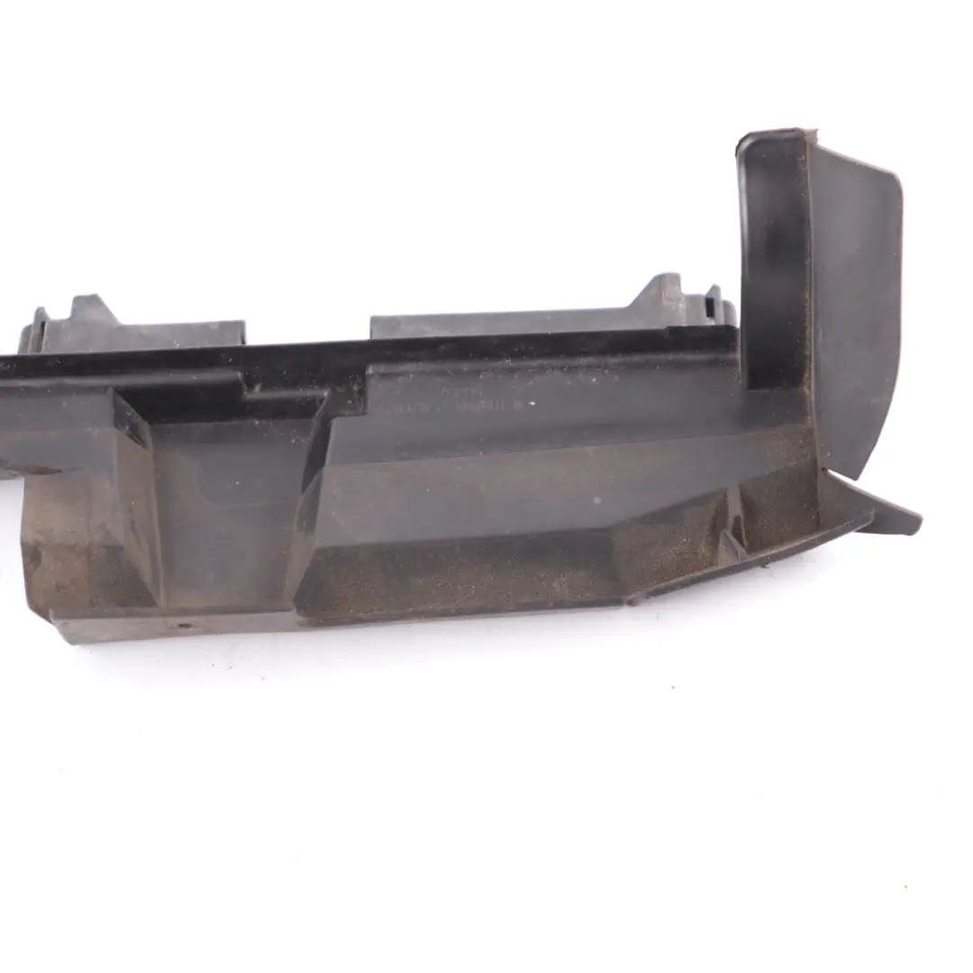 Kierownica Powietrza Chłodnicy Lewa do Mercedes W176 o numerze A2465050330 Mercedes W176 Kierownica Powietrza Chłodnicy Lewa - SKU A2465050330 - Numer Części A2465050330