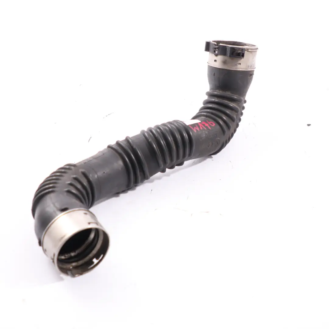 Tubo aspirazione Mercedes W176 W246 OM651 Tubo Intercooler Turbo per con numero di parte A2465200101 Tubo aspirazione Mercedes W176 W246 OM651 Tubo Intercooler Turbo - SKU A2465200101 - Numero di parte A2465200101