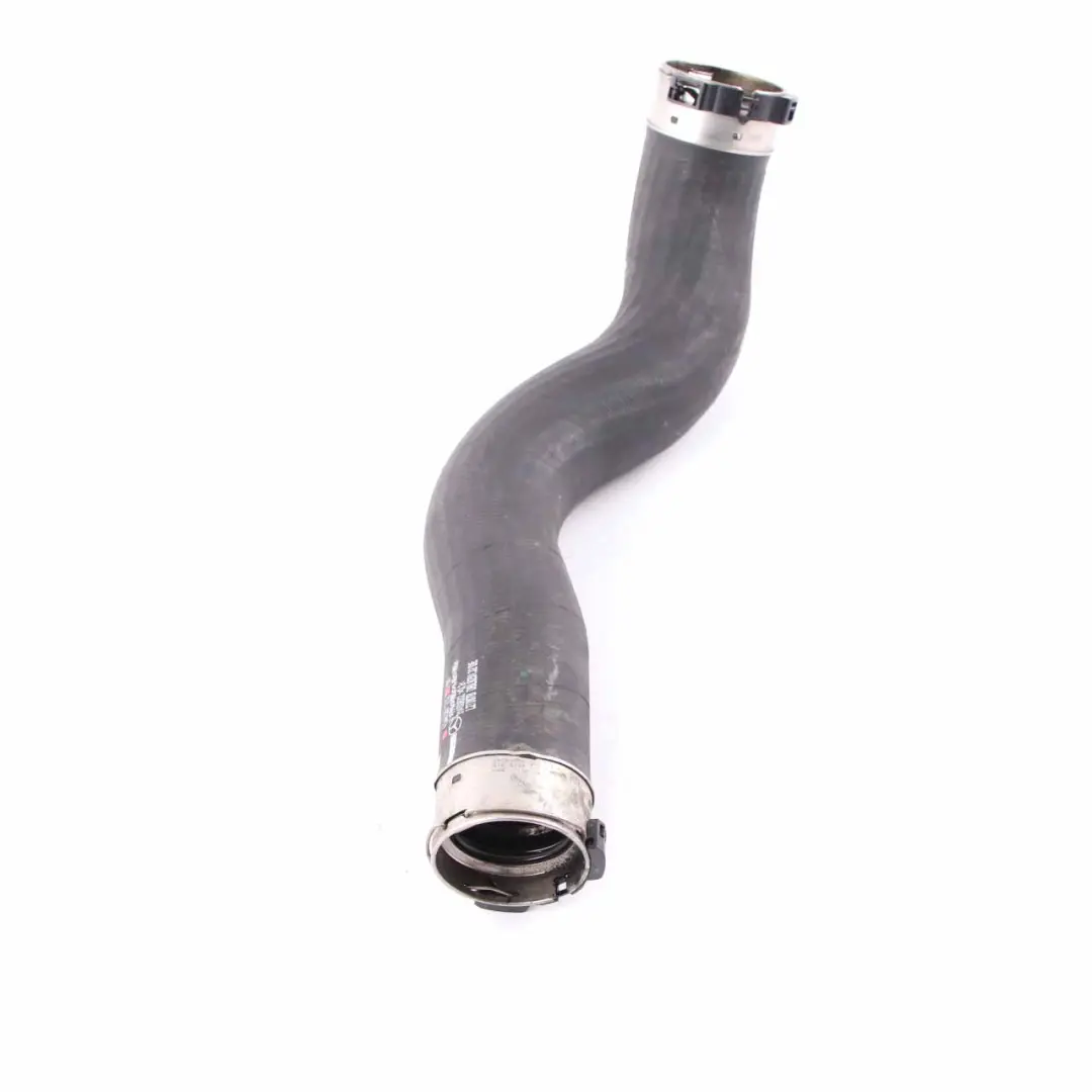 Ansaugschlauch Ladeluftkühler Turbo Rohr für Mercedes W176 mit Teilenummer A2465281282 Mercedes W176 Ansaugschlauch Ladeluftkühler Turbo Rohr - SKU A2465281282 - Teilenummer A2465281282