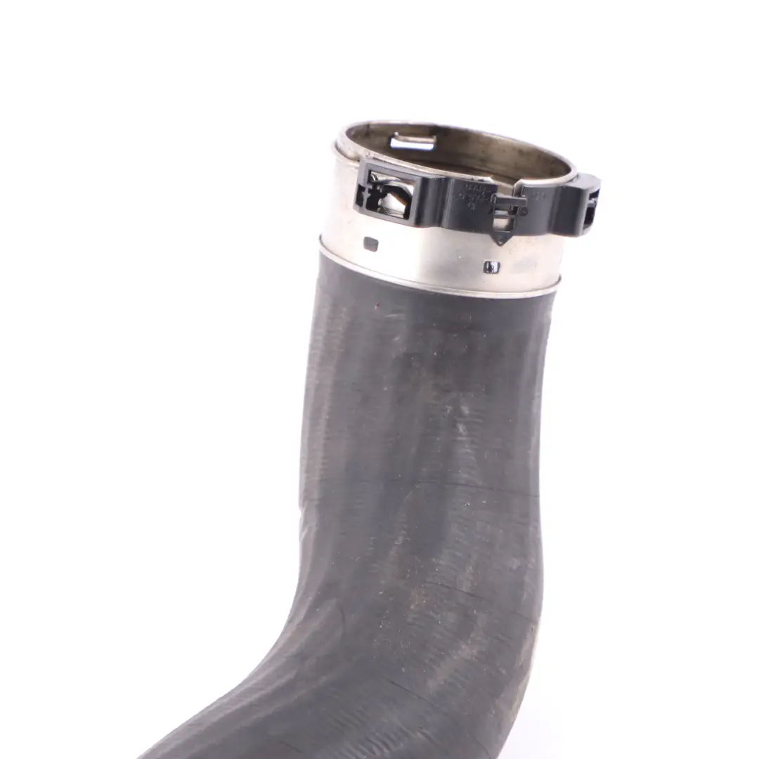 Ansaugschlauch Ladeluftkühler Turbo Rohr für Mercedes W176 mit Teilenummer A2465281282 Mercedes W176 Ansaugschlauch Ladeluftkühler Turbo Rohr - SKU A2465281282 - Teilenummer A2465281282