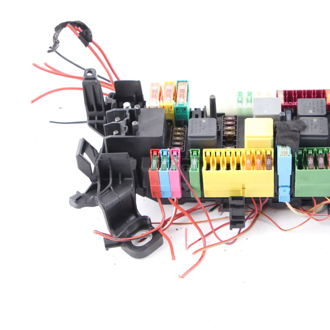 Fuse Relay Box Unit A2469067200 to Mercedes W176 with Part number A2465400340 Mercedes W176 Fuse Relay Box Unit A2469067200 - SKU A2465400340-1 - Part number A2465400340