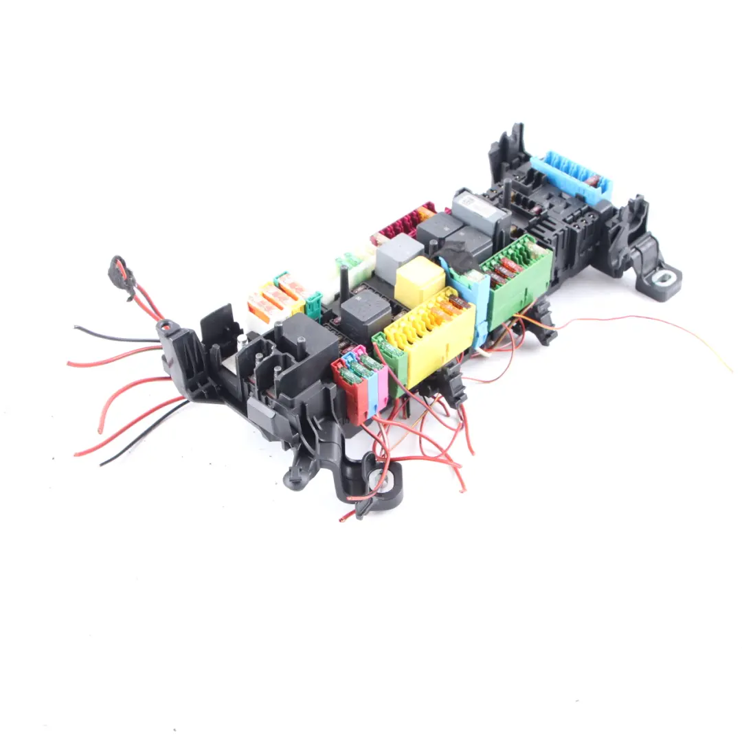 Fuse Relay Box Unit A2469067200 to Mercedes W176 with Part number A2465400340 Mercedes W176 Fuse Relay Box Unit A2469067200 - SKU A2465400340-1 - Part number A2465400340