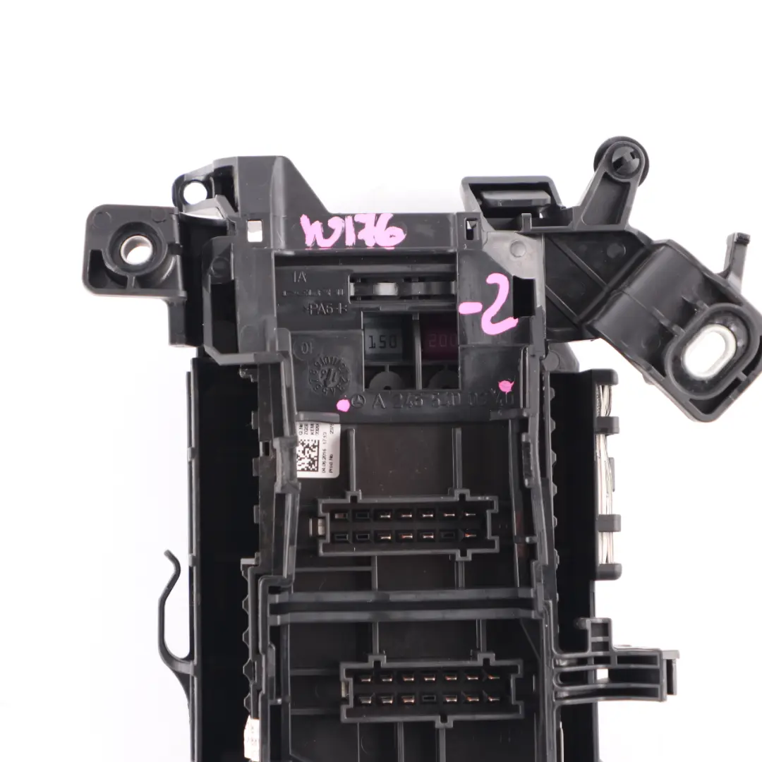 Skrzynka Bezpieczników Przekażników do Mercedes W176 o numerze A2465400340 Mercedes W176 Skrzynka Bezpieczników Przekażników - SKU A2465400340-2 - Numer Części A2465400340