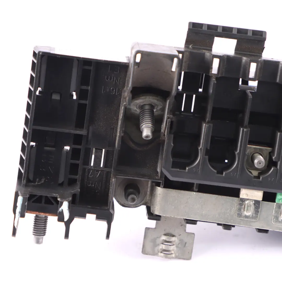 Boîte fusibles Boîte distribution électrique pour Mercedes C117 W176 W246 à propos du numéro de pièce A2465400950 Mercedes C117 W176 W246 Boîte fusibles Boîte distribution électrique - SKU A2465400950-1 - Numéro de pièce A2465400950